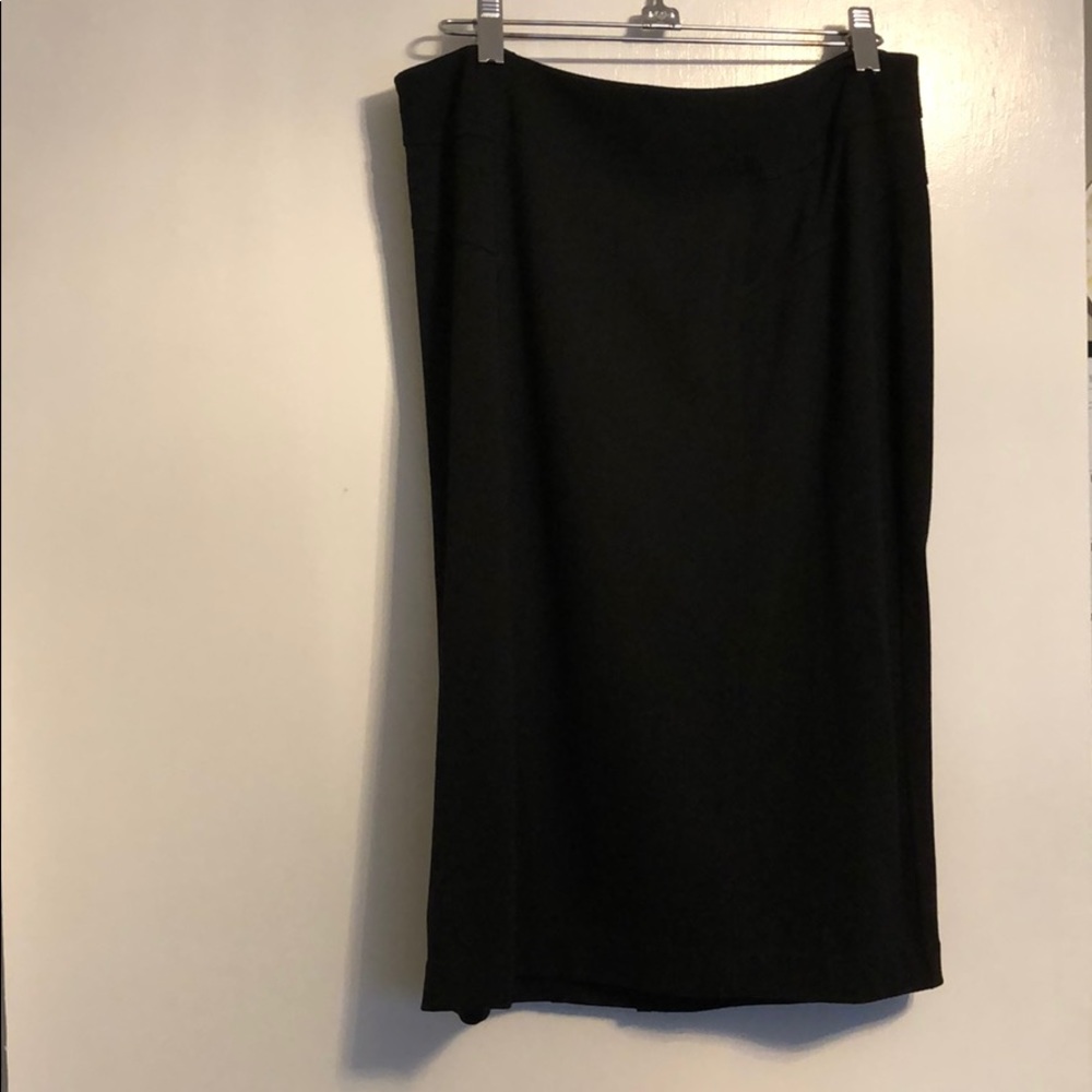 Smart jersey Chico’s skirt